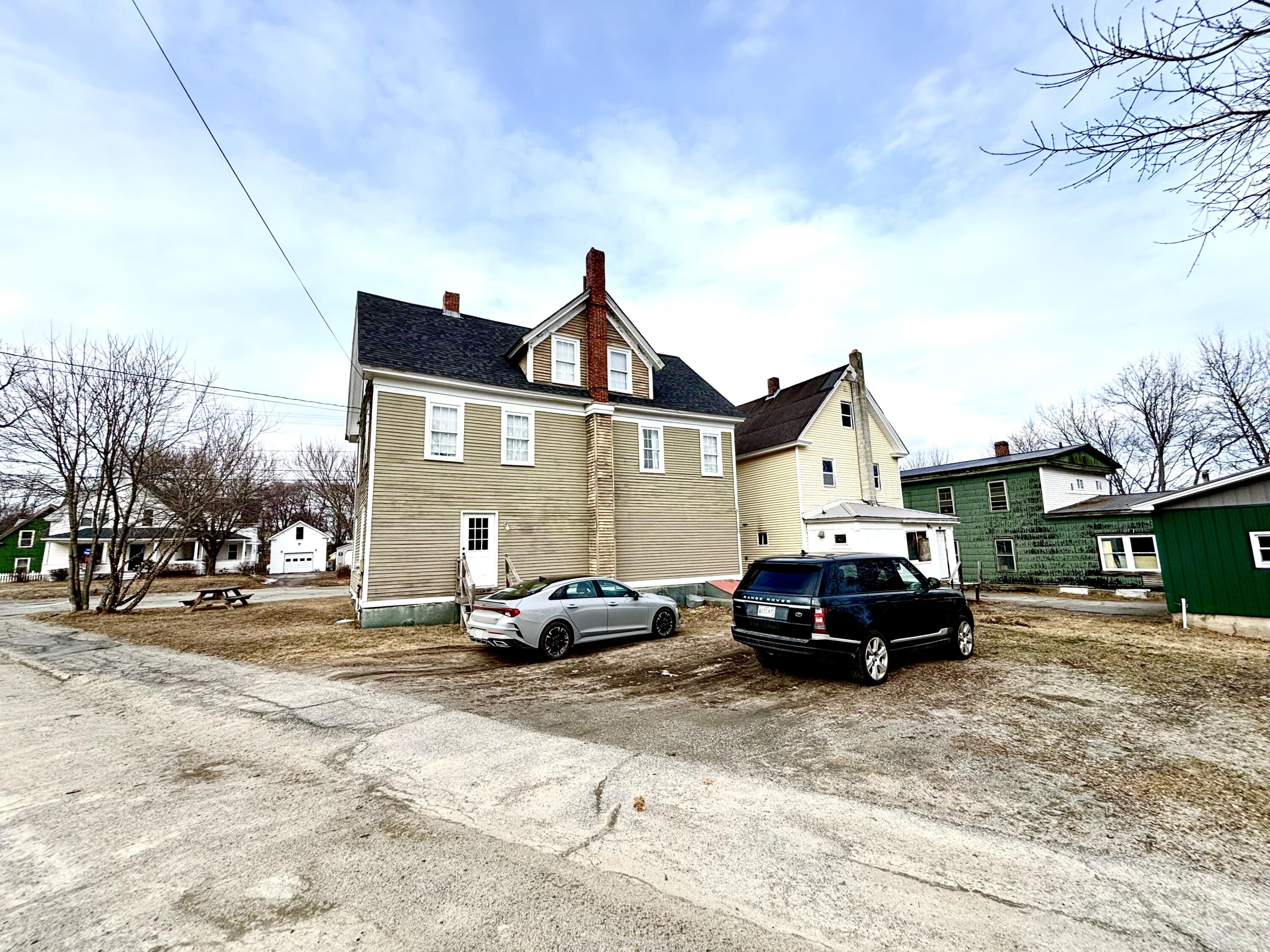 88 Pine Street Millinocket, ME 04462 - Photo 5 of 38 IMG_5677