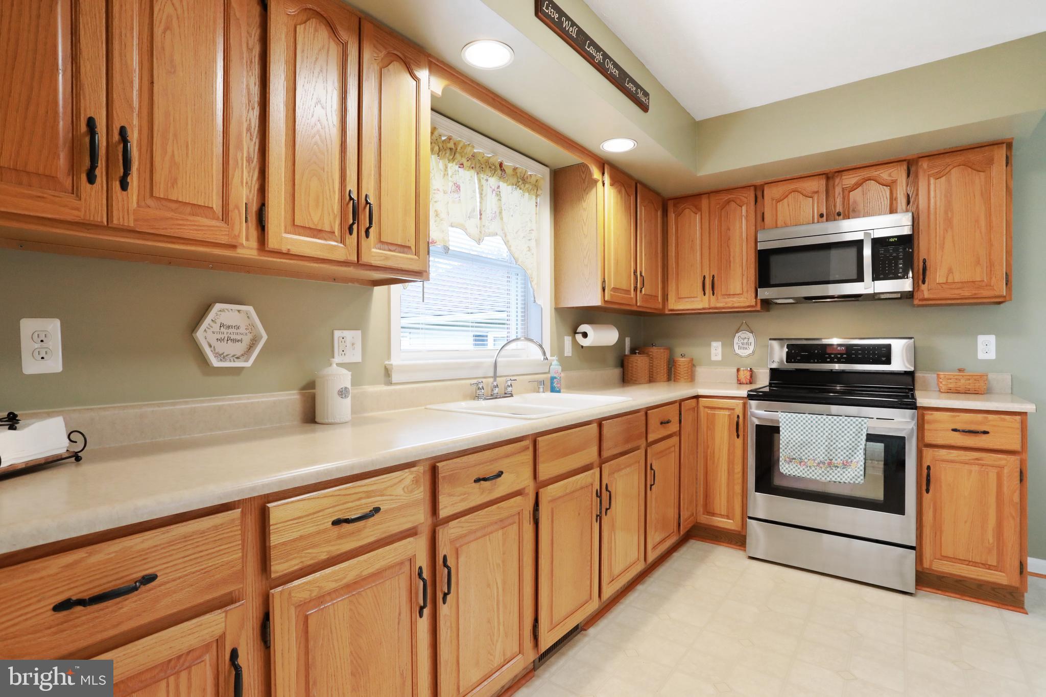 189 Fairview Road Gore, VA 22637 - Photo 8 of 63 Kitchen with lots of cabinet