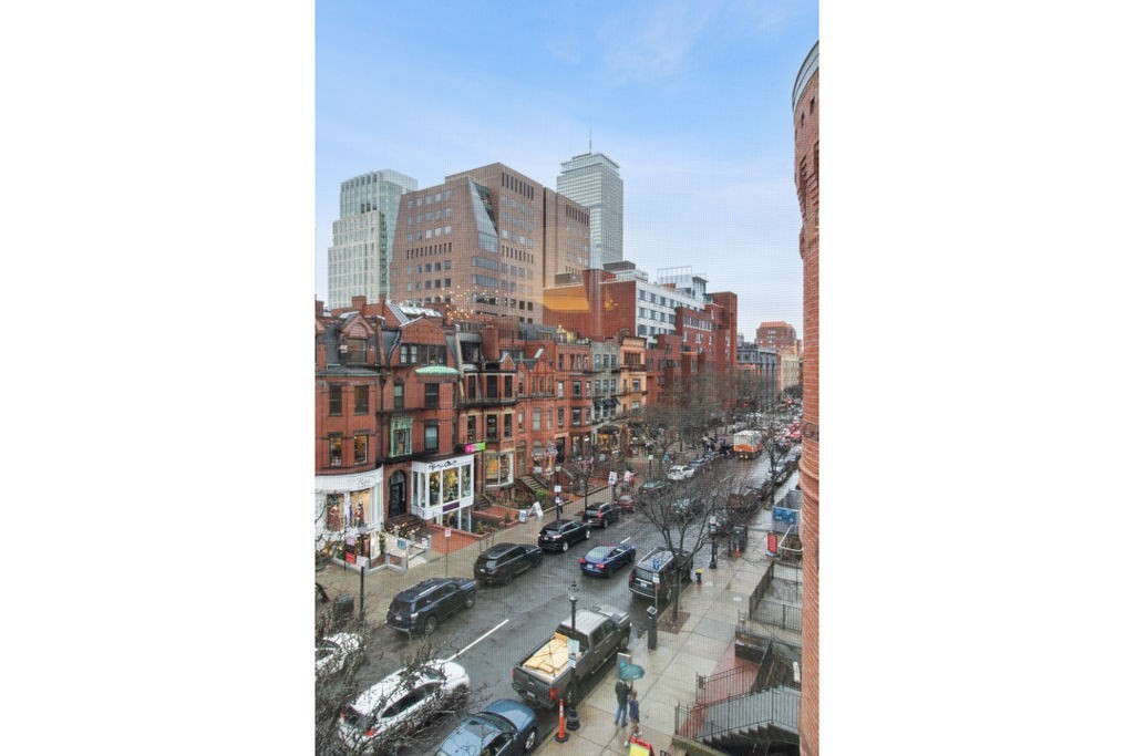 157 Newbury Street, Unit 4 Boston, MA 02116 - Photo 25 of 26 a view of a city
