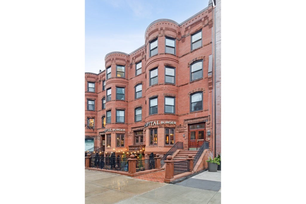 157 Newbury Street, Unit 4 Boston, MA 02116 - Photo 26 of 26 a front view of a building