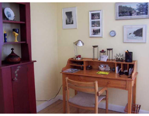12 Lord Road Templeton, MA 01468 - Photo 9 of 22 Gallery Image 9
