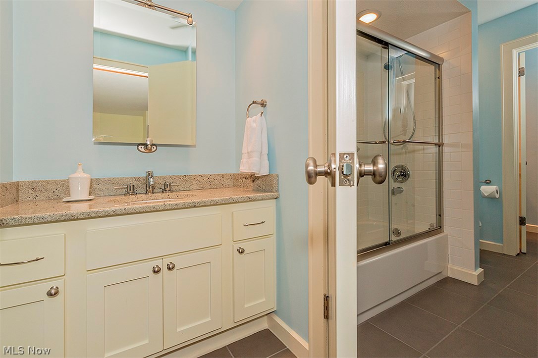 28576 Edgedale Road Cleveland, OH 44124 - Photo 16 of 21 Gallery Image 16