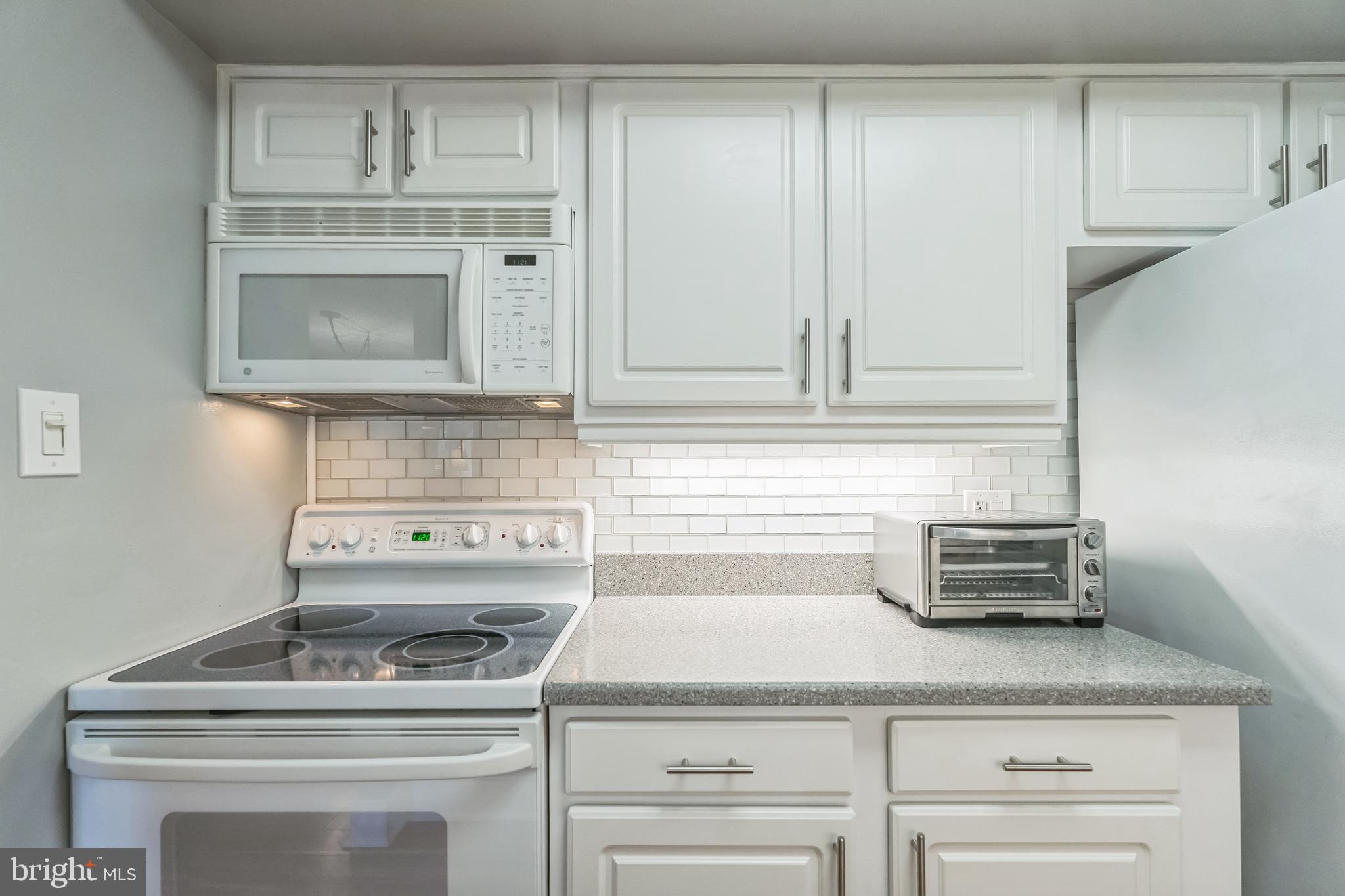 700 Avondale Road, Unit PH9 Wallingford, PA 19086 - Photo 15 of 31 Kitchen