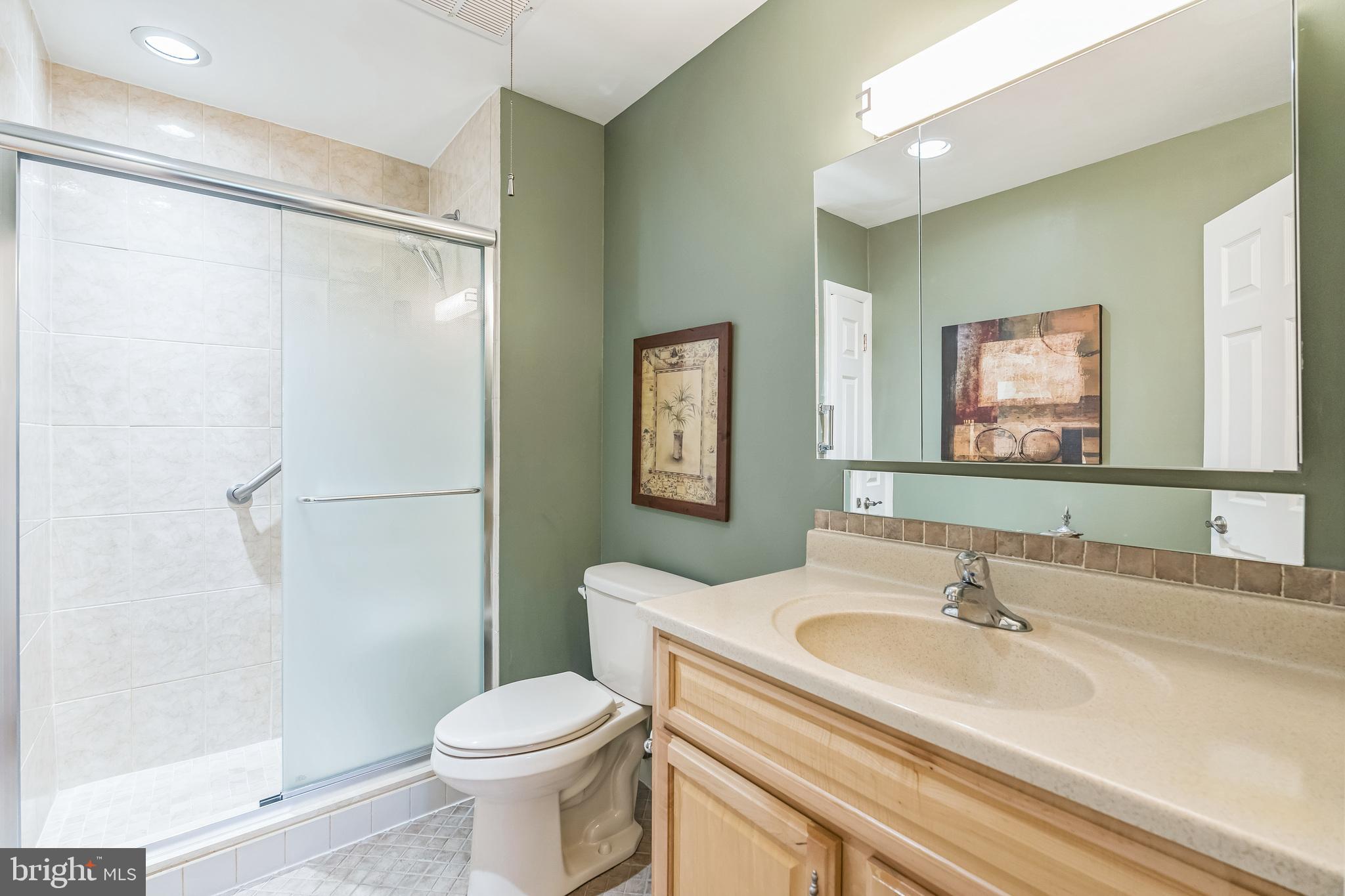 700 Avondale Road, Unit PH9 Wallingford, PA 19086 - Photo 20 of 31 Primary Bathroom