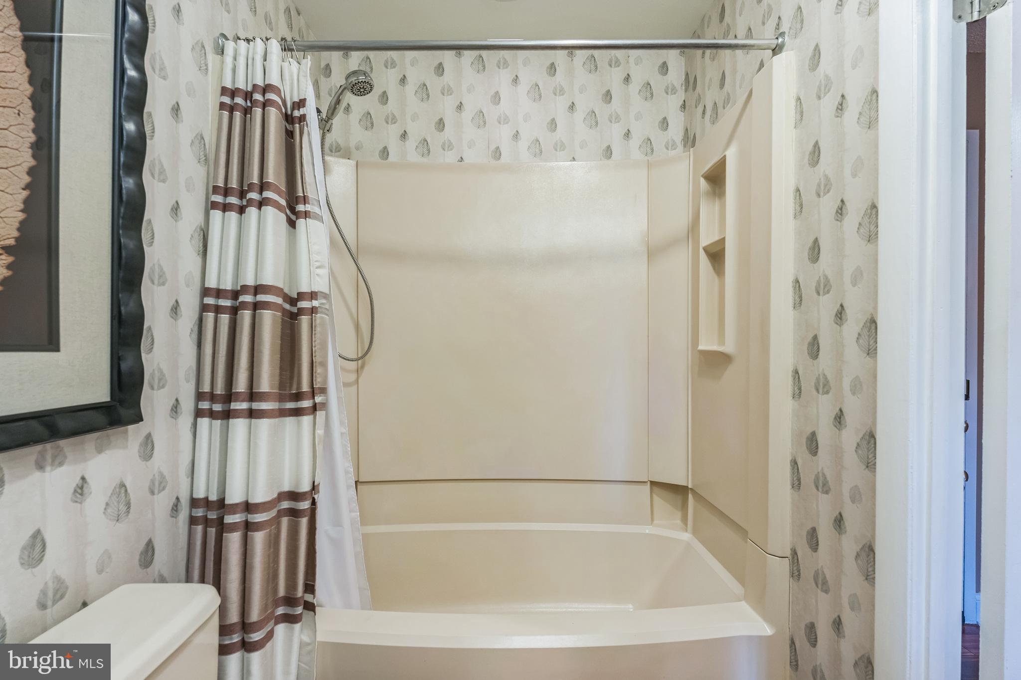 700 Avondale Road, Unit PH9 Wallingford, PA 19086 - Photo 23 of 31 Hall Bath
