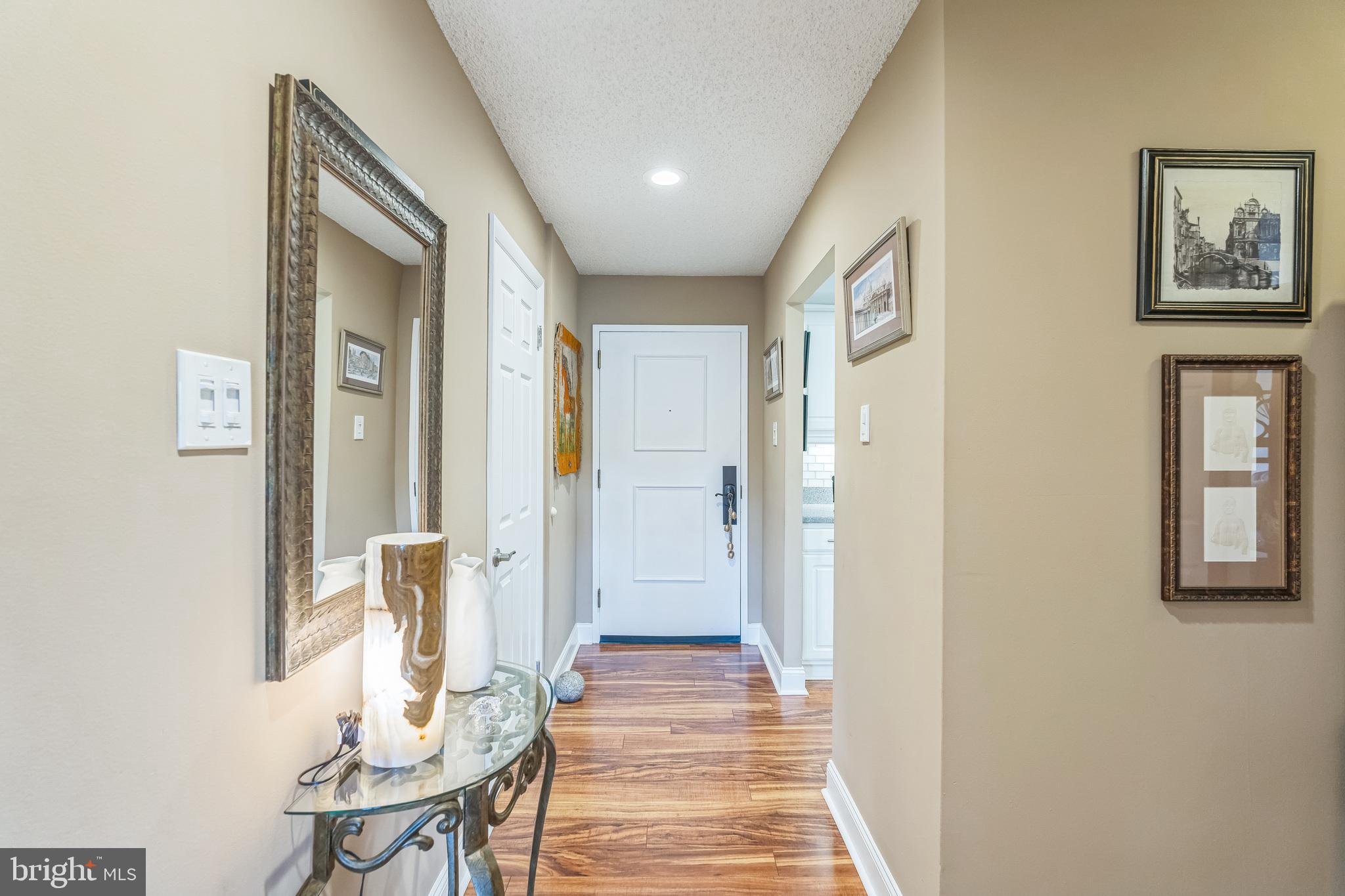 700 Avondale Road, Unit PH9 Wallingford, PA 19086 - Photo 4 of 31 Foyer