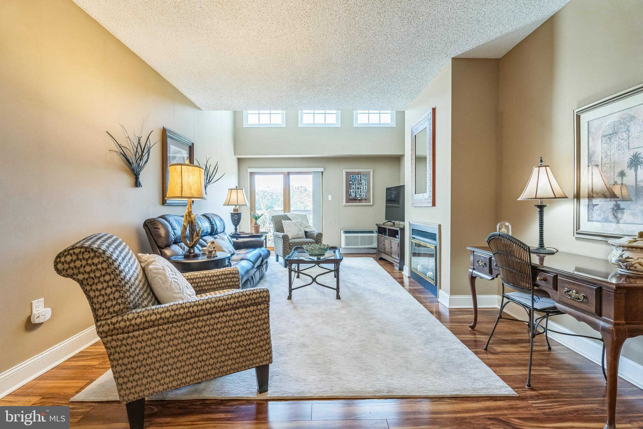 700 Avondale Road, Unit PH9 Wallingford, PA 19086 - Photo 10 of 31 Family Room
