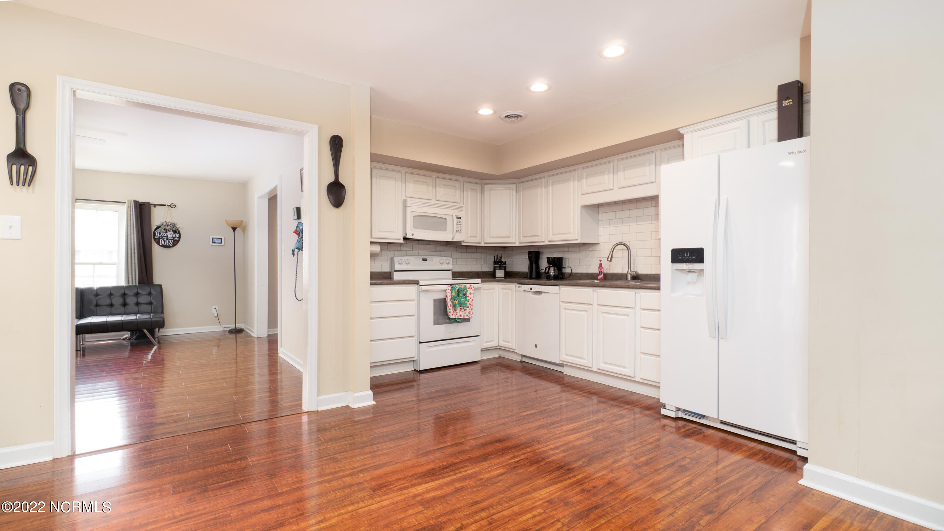 406 Dennis Road Jacksonville, NC 28546 - Photo 12 of 26 3-11