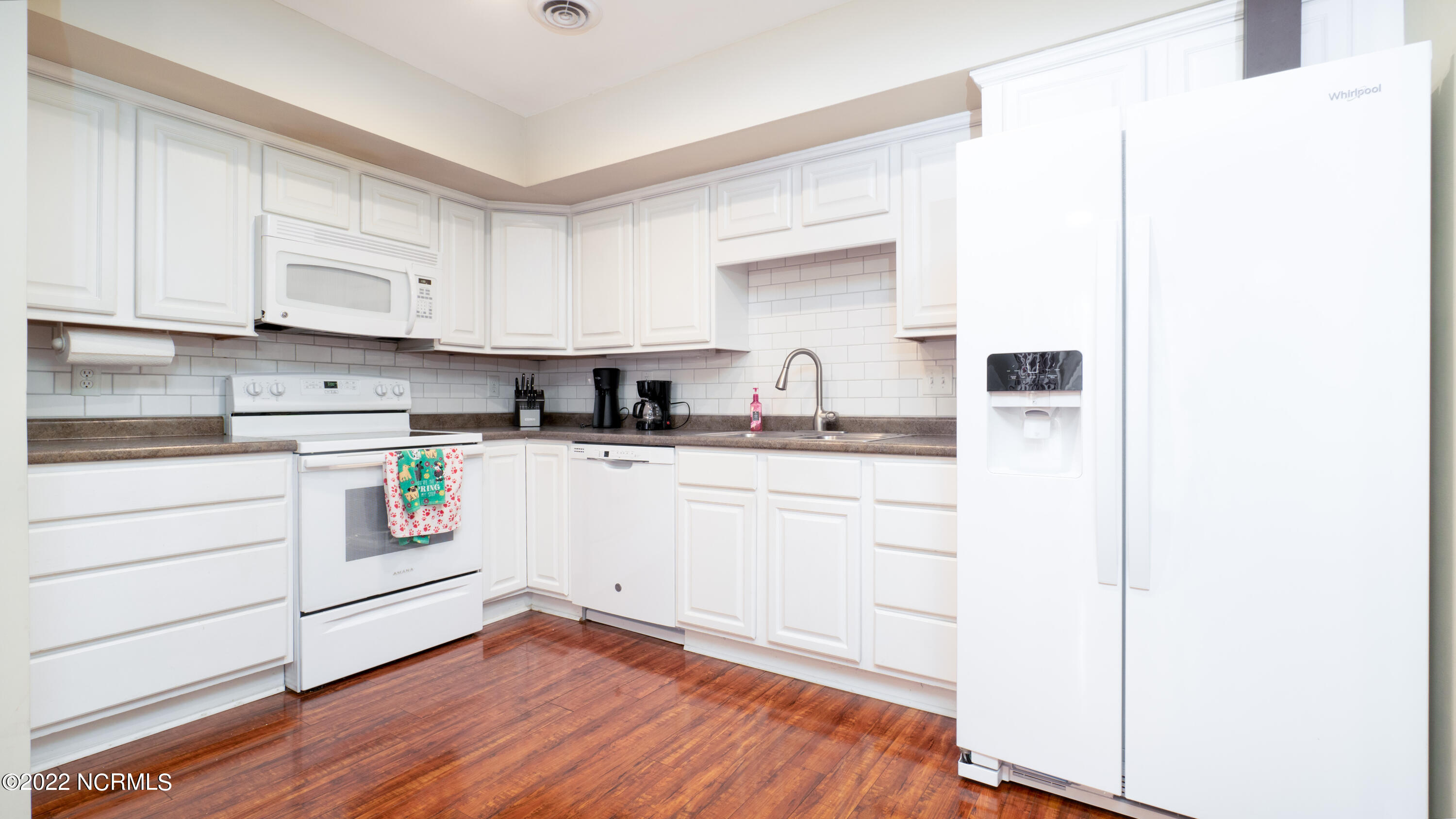 406 Dennis Road Jacksonville, NC 28546 - Photo 13 of 26 3-12