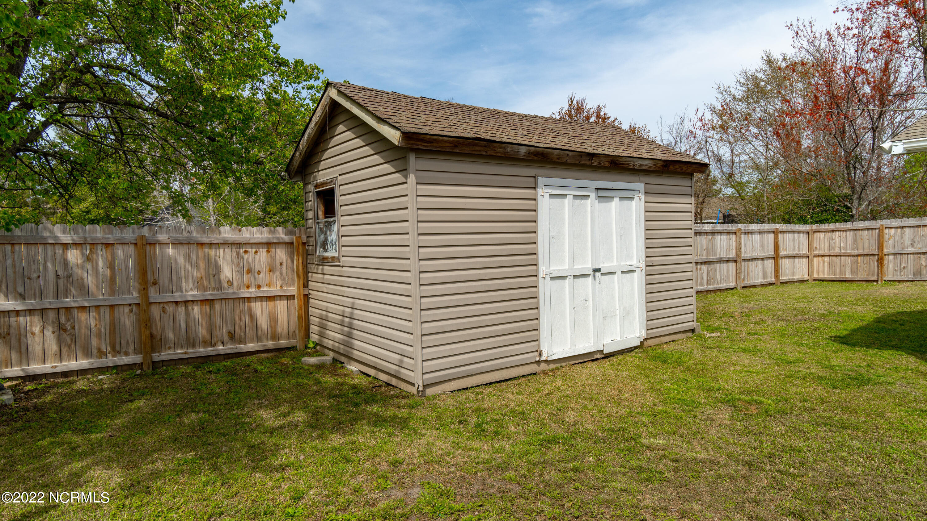 406 Dennis Road Jacksonville, NC 28546 - Photo 6 of 26 2-2
