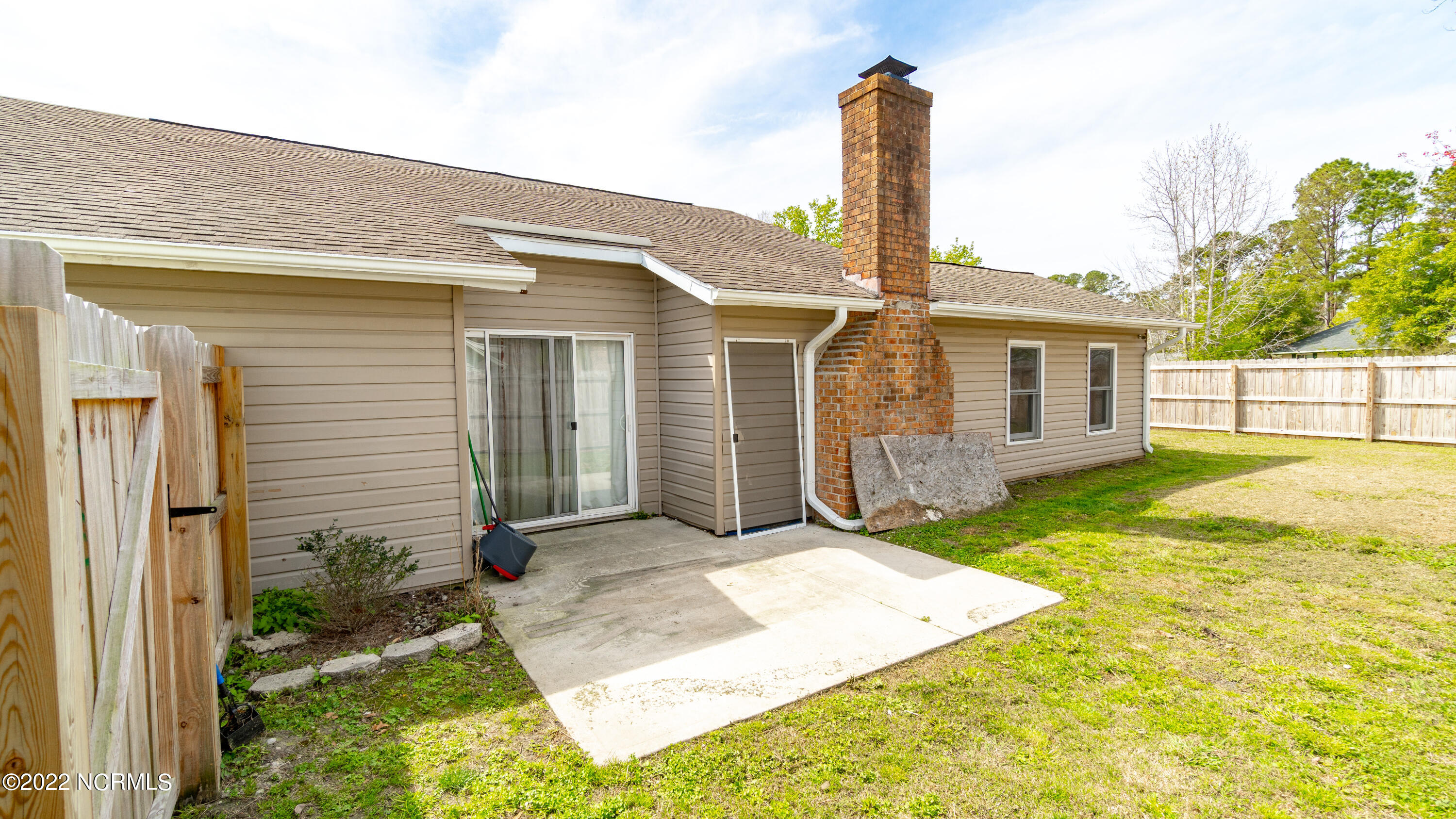 406 Dennis Road Jacksonville, NC 28546 - Photo 8 of 26 2-5