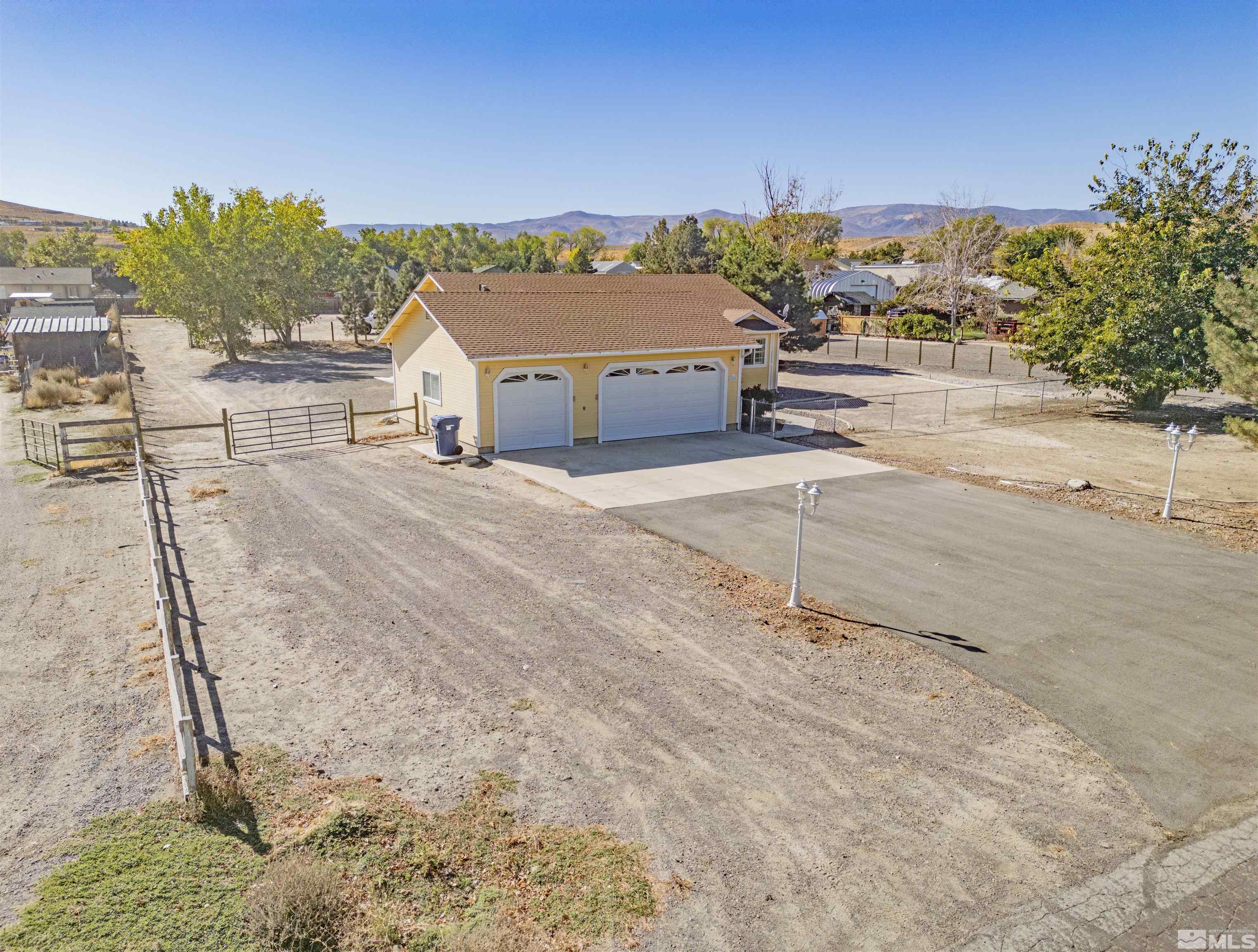 425 Crimson Road Fernley, NV 89408 - Photo 6 of 23 Photo 6