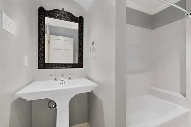 $4,600 | 4810 Stanford Avenue, Dallas, TX 75209