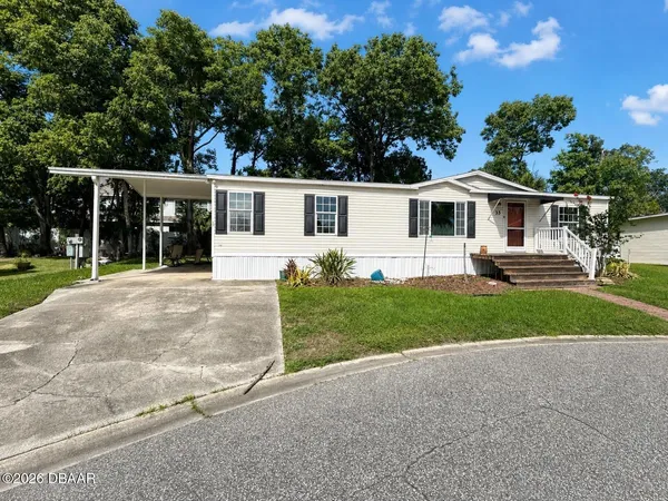 $1,800 | 33 Cherrywood Court, South Daytona, FL 32119