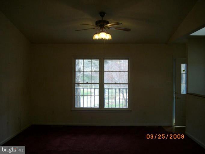 11323 Scotts Mill Road Culpeper, VA 22701 - Photo 8 of 18 Living Room