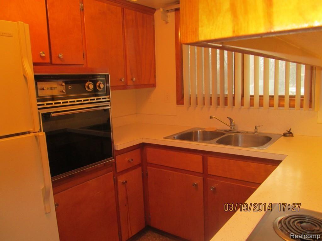 56771 Omo Road Macomb, MI 48042 - Photo 7 of 18 IMG_0633.jpg