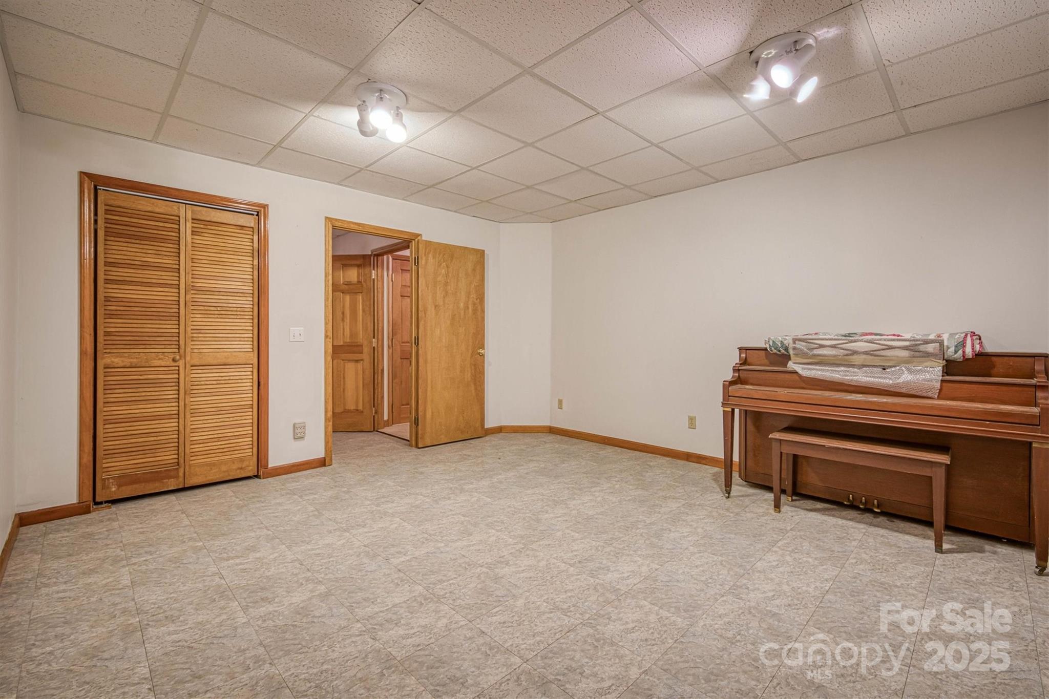 1521 Old Jonas Ridge Road Newland, NC 28657 - Photo 28 of 40