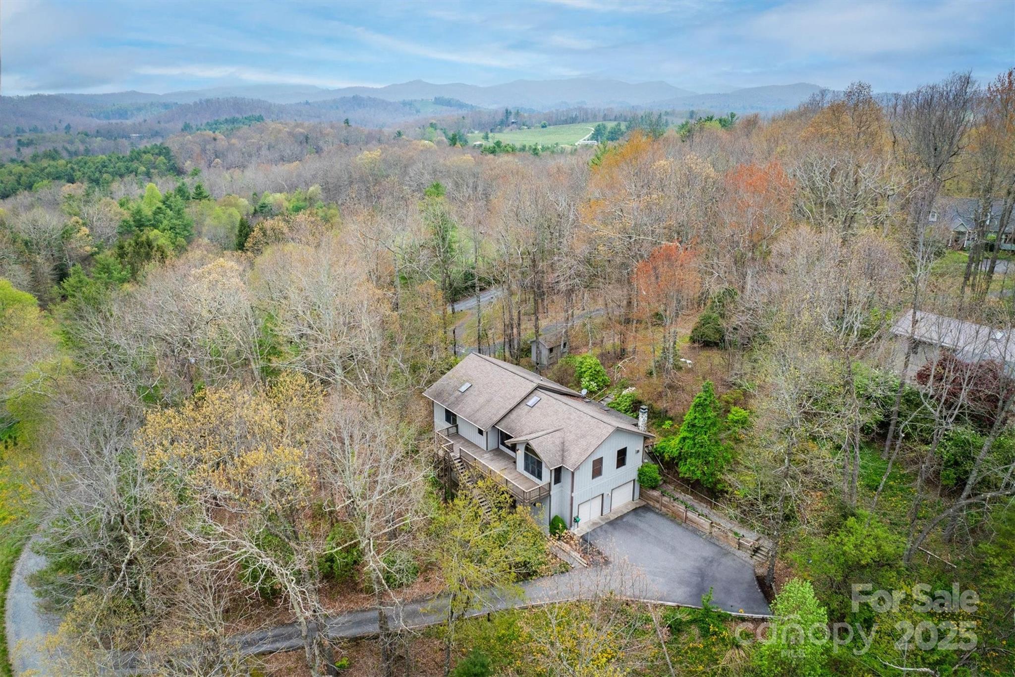 1521 Old Jonas Ridge Road Newland, NC 28657 - Photo 4 of 40