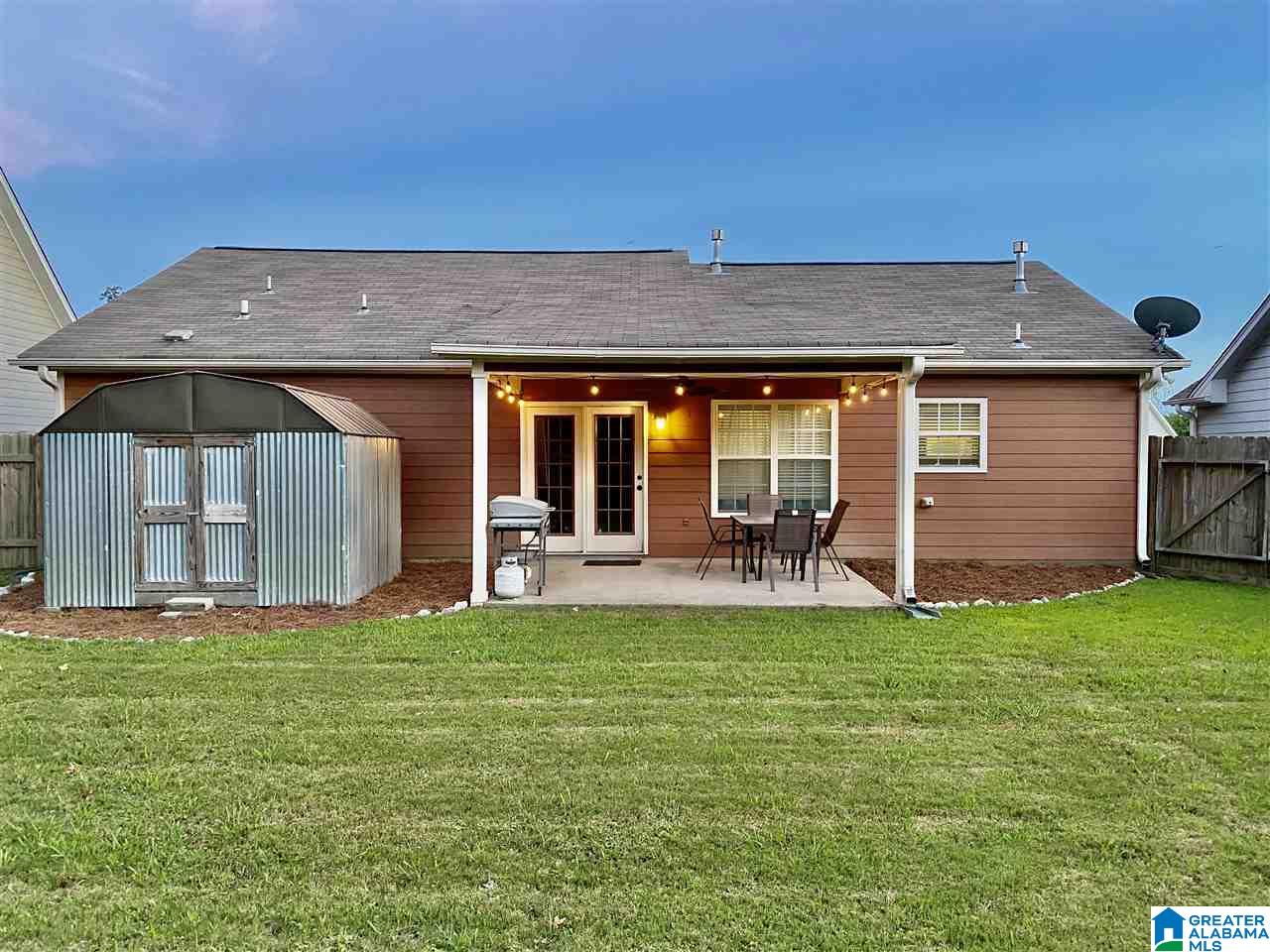 829 Meriweather Drive Calera, AL 35040 - Photo 2 of 9