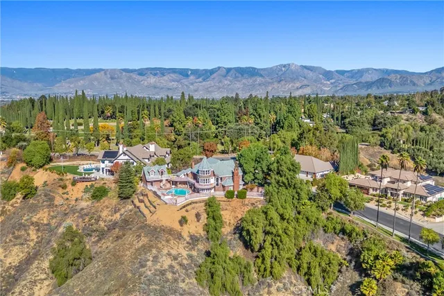 $1,690,000 | 1608 Smiley Ridge, Redlands, CA 92373