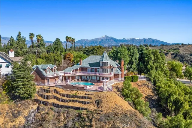 $1,690,000 | 1608 Smiley Ridge, Redlands, CA 92373