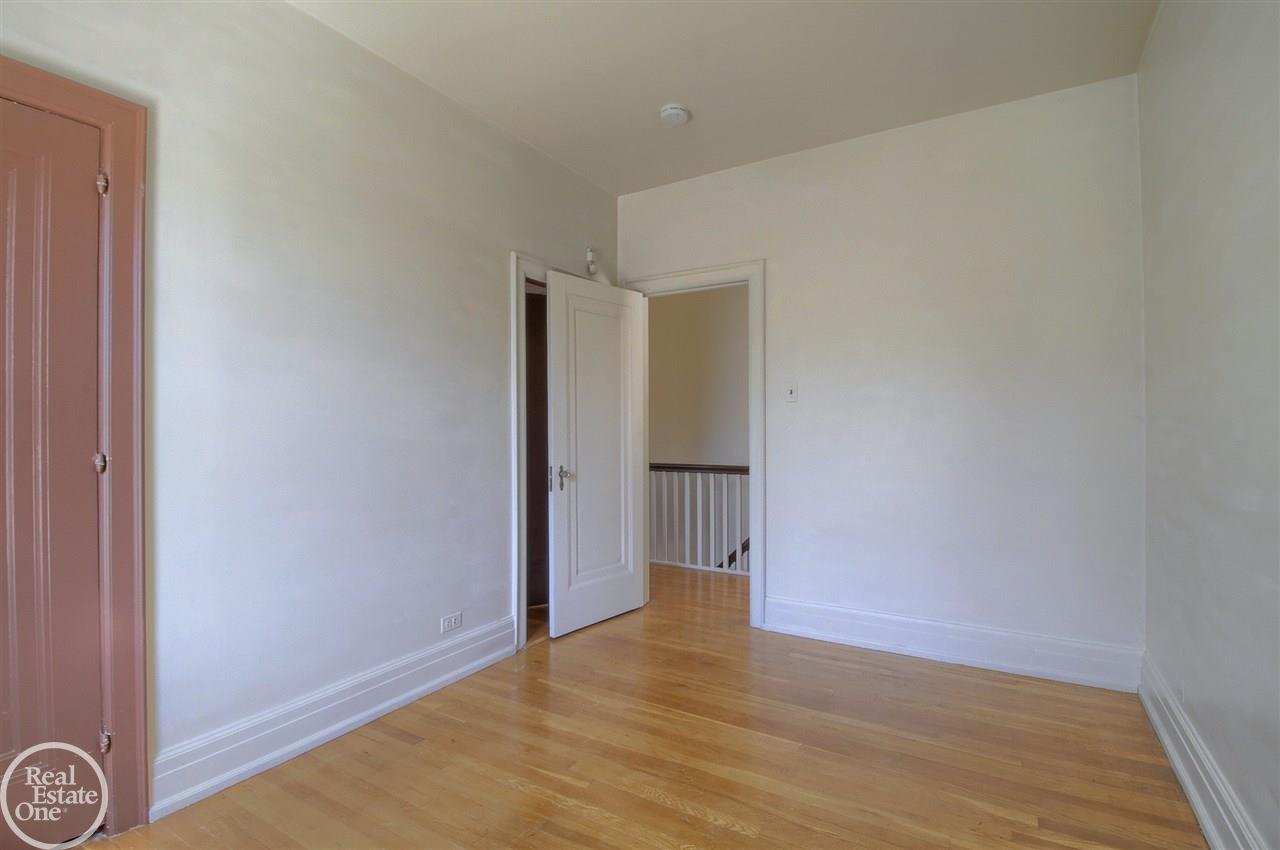 1005 Whittier Road Grosse Pointe, MI 48230 - Photo 50 of 63 31375442-49.JPG