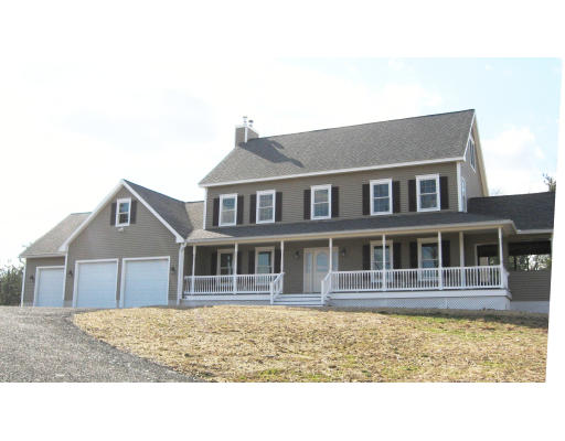 18 Minott Road Westminster, MA 01473 - Photo 1 of 9 a house view with a garden space