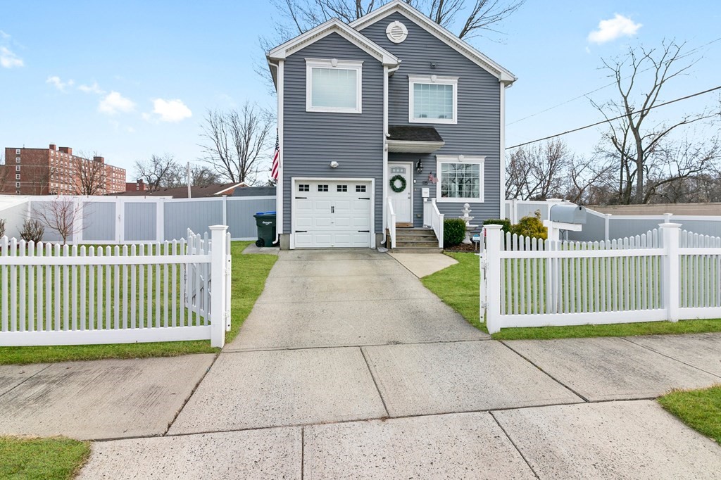 115 Clayton Street Springfield, MA 01107 - Photo 1 of 40 Gallery Image 1