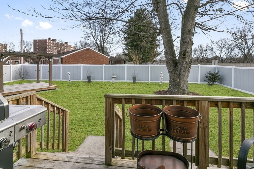 115 Clayton Street Springfield, MA 01107 - Photo 31 of 40 Gallery Image 31
