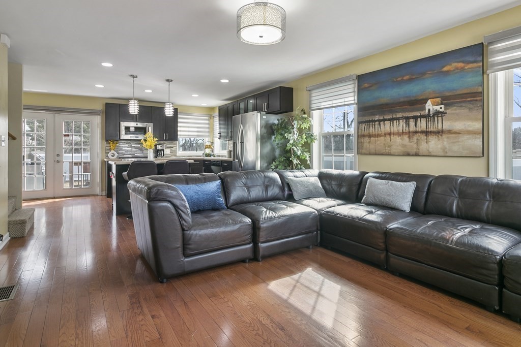 115 Clayton Street Springfield, MA 01107 - Photo 6 of 40 Gallery Image 6