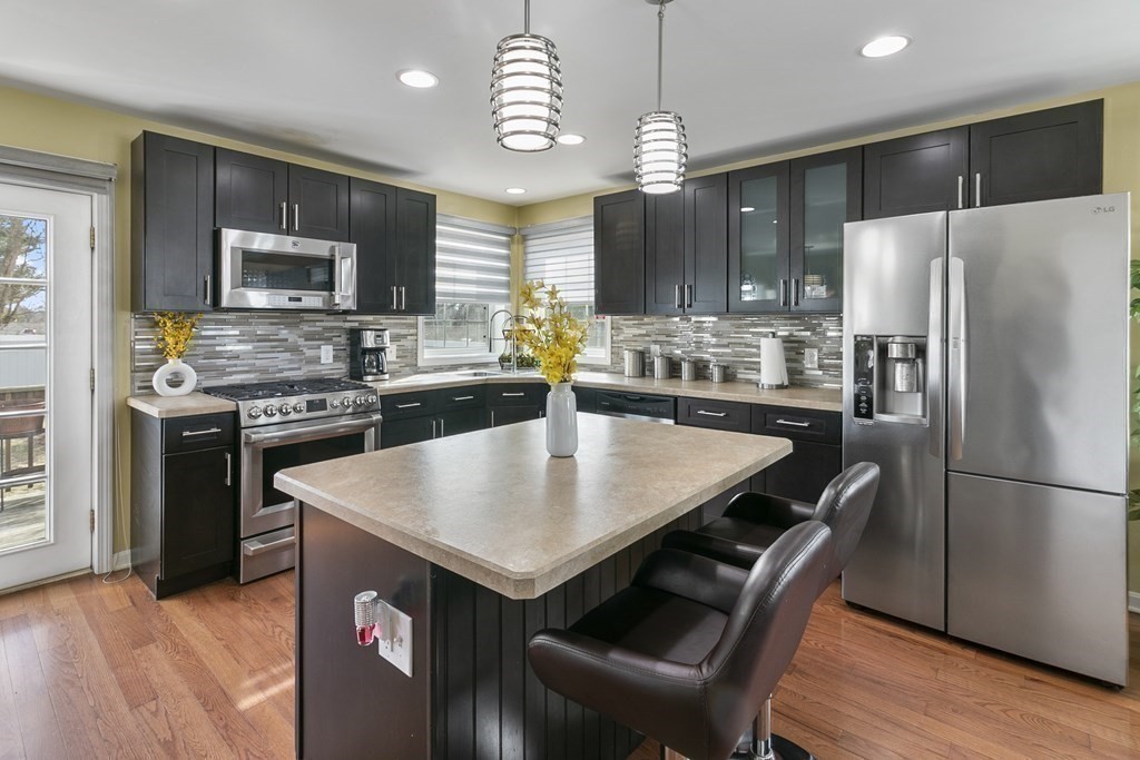 115 Clayton Street Springfield, MA 01107 - Photo 10 of 40 Gallery Image 10