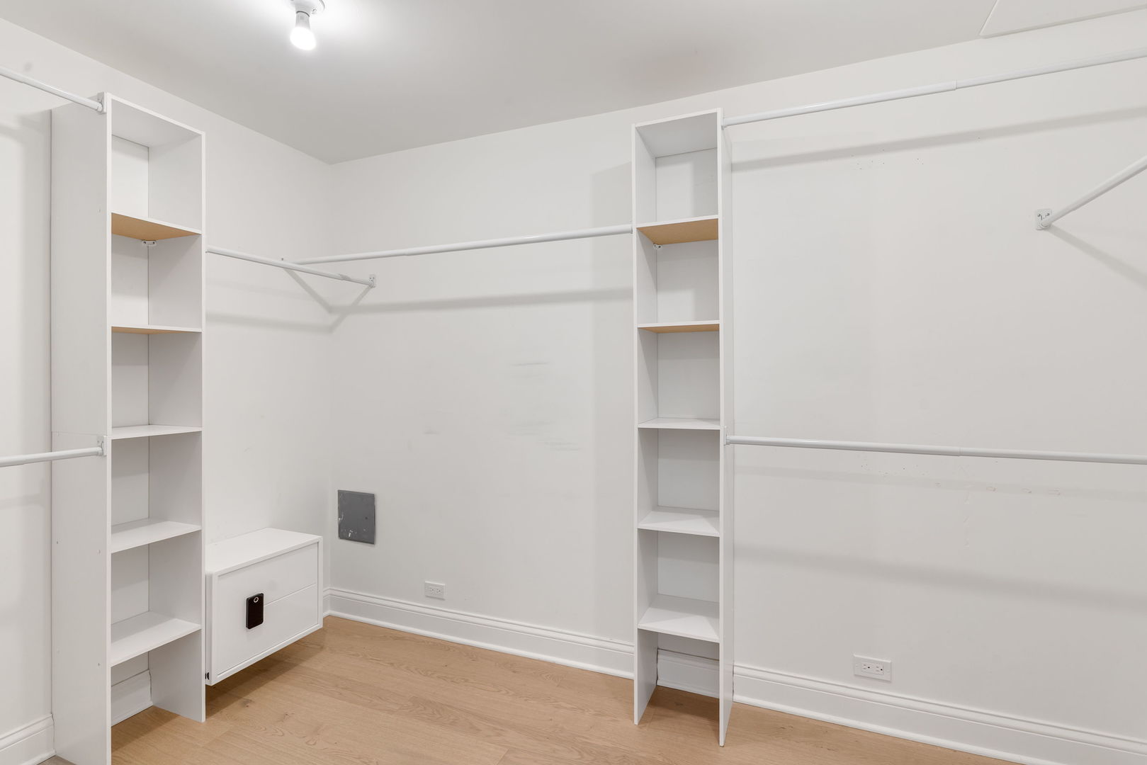 180 East Pearson Street, Unit 3502 Chicago, IL 60611 - Photo 16 of 33 a view of an empty walk in closet