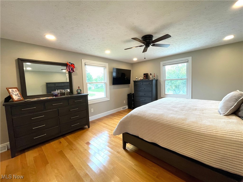 946 Brainard Road Cleveland, OH 44143 - Photo 18 of 31 Gallery Image 18