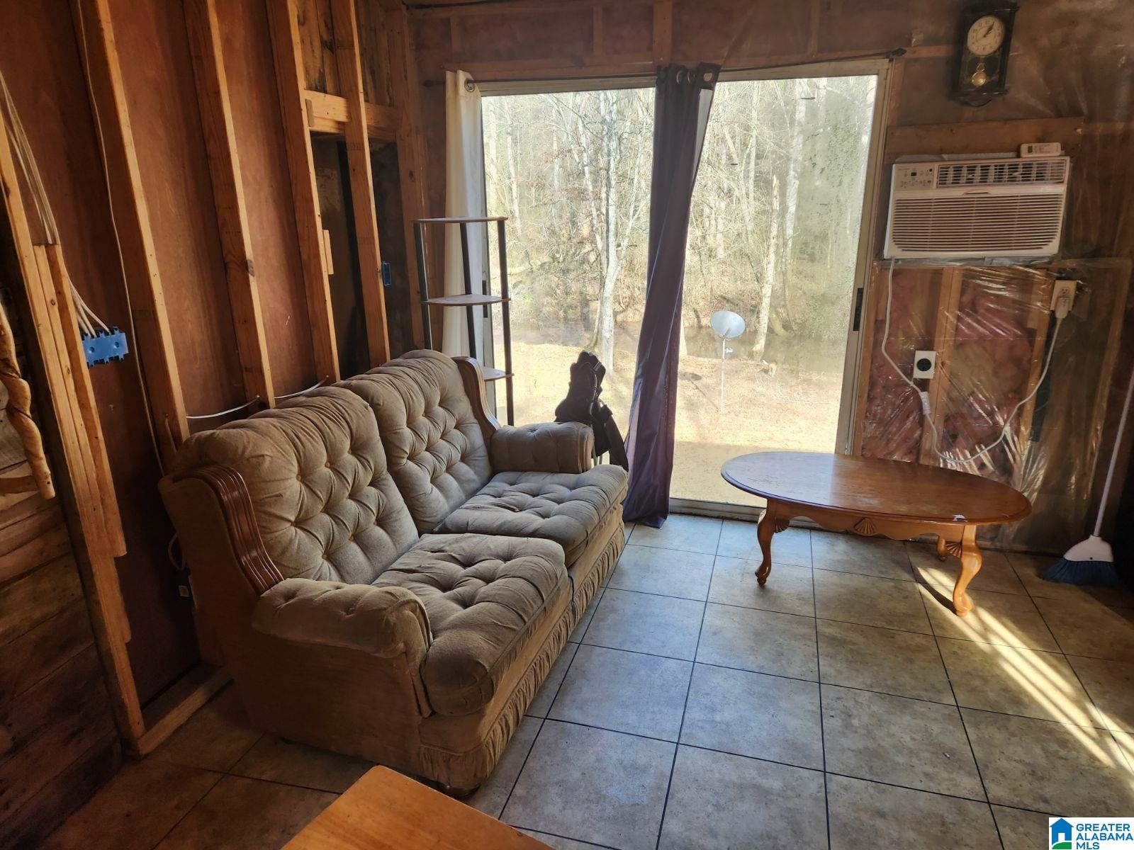 1062 Reid Road Oneonta, AL 35121 - Photo 5 of 12 Gallery Image 5