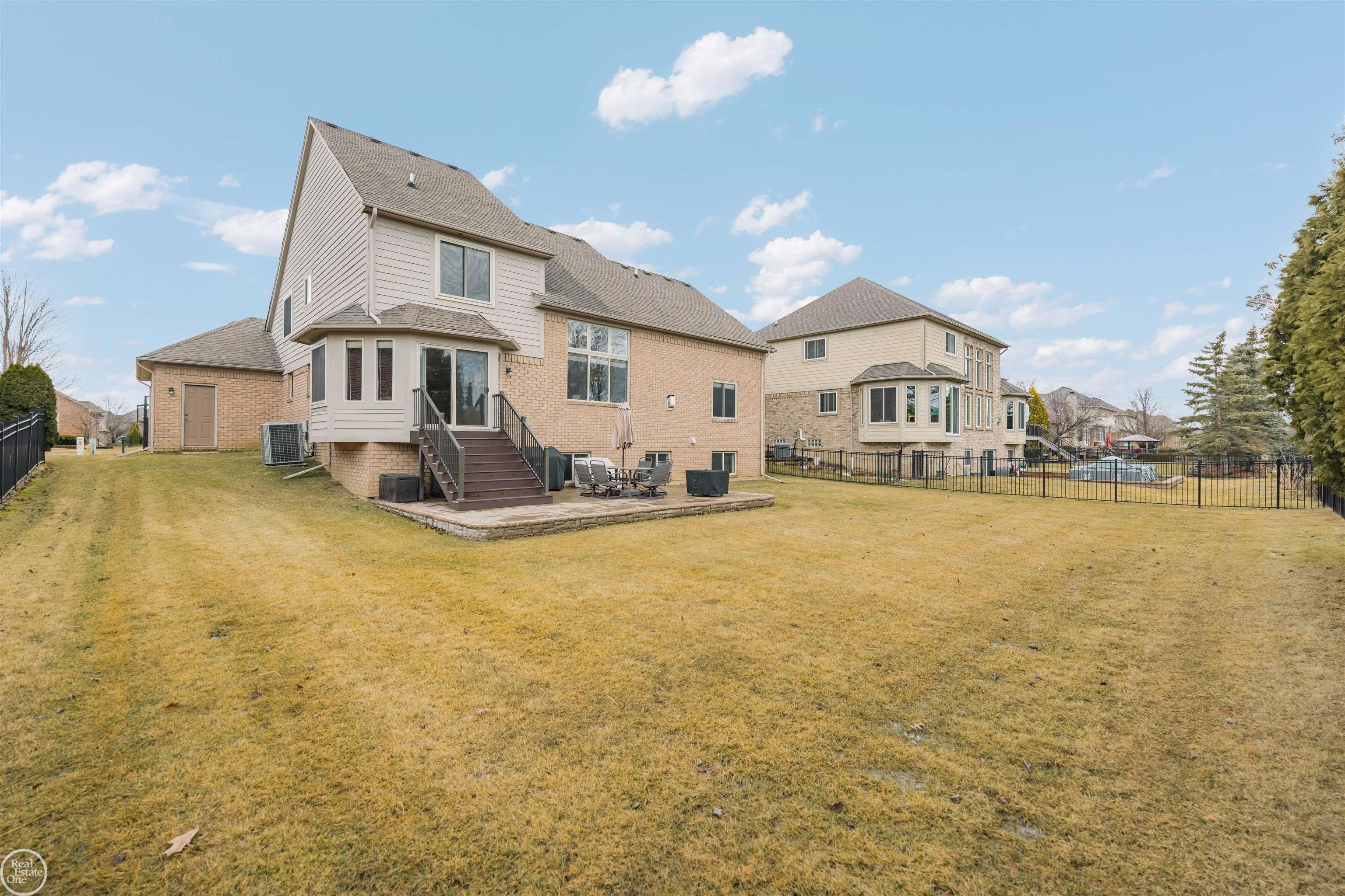 50442 Nesting Ridge Drive Macomb, MI 48044 - Photo 45 of 54 50168039-3a2e5dc1-a96b-4ae1-8c38-6b0b2f807466.JPG