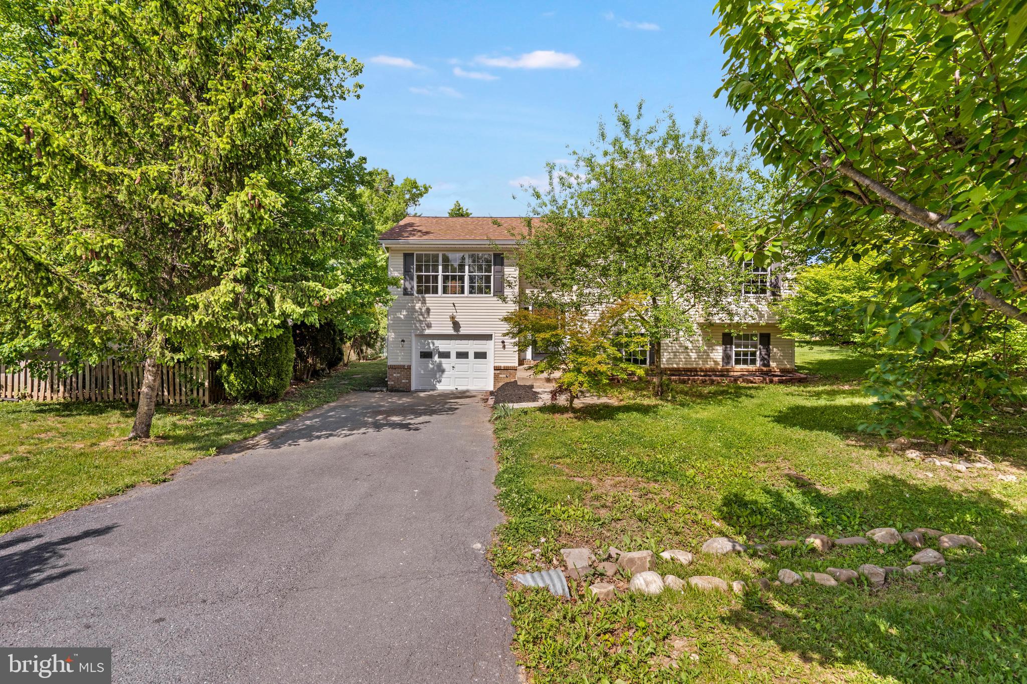 305 Woodrow Road Winchester, VA 22602 - Photo 2 of 30 Gallery Image 2