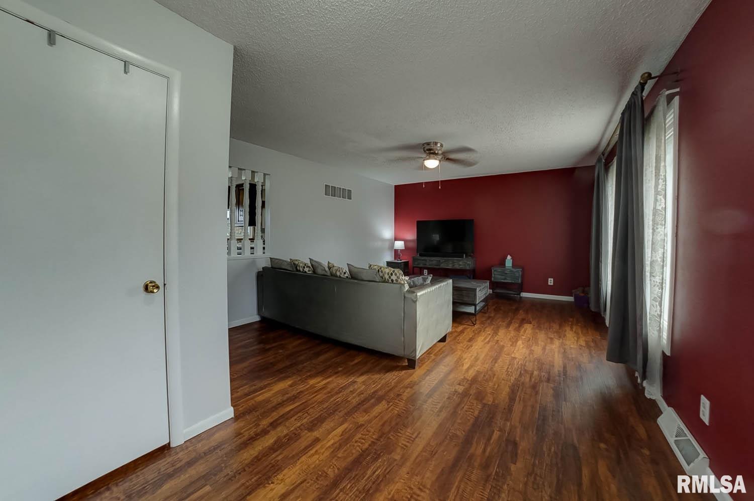 2132 North 24th Street Springfield, IL 62702 - Photo 4 of 35