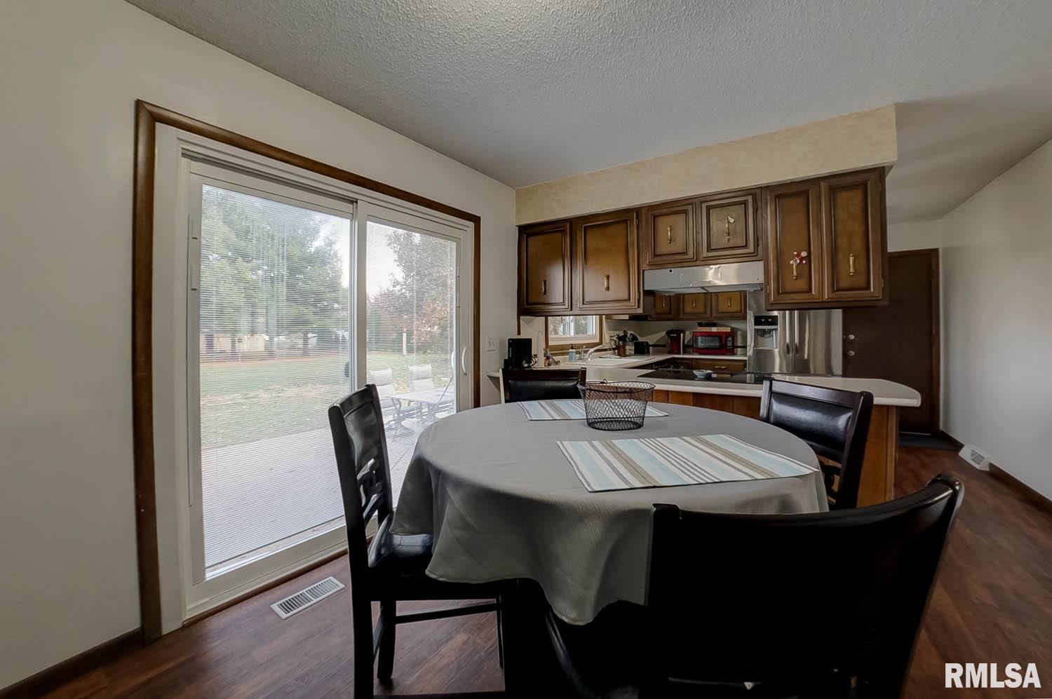 2132 North 24th Street Springfield, IL 62702 - Photo 9 of 35