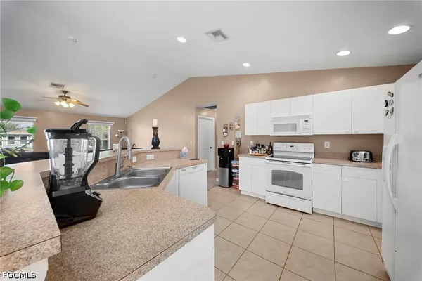 $1,800 | 3205 38th Street West, Lehigh Acres, FL 33971