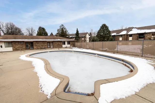 $164,900 | 1009 North Sunny Vale Lane, Unit C, Madison, WI 53713