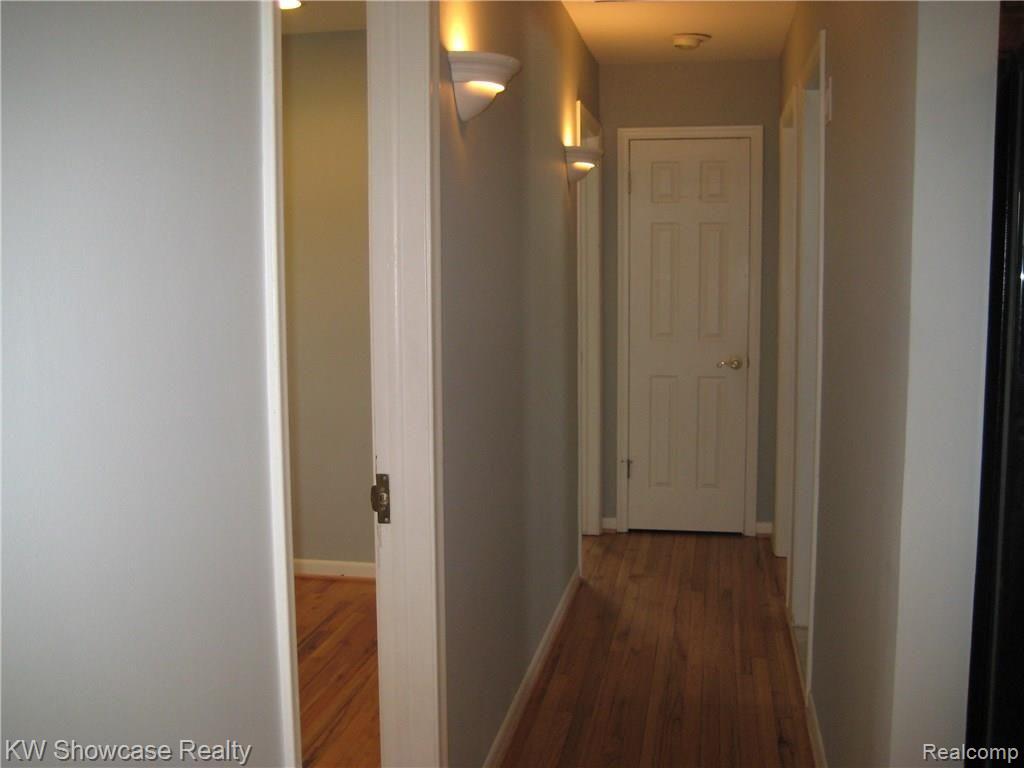 1973 Welch Road Walled Lake, MI 48390 - Photo 22 of 33 IMG_2983x.JPG