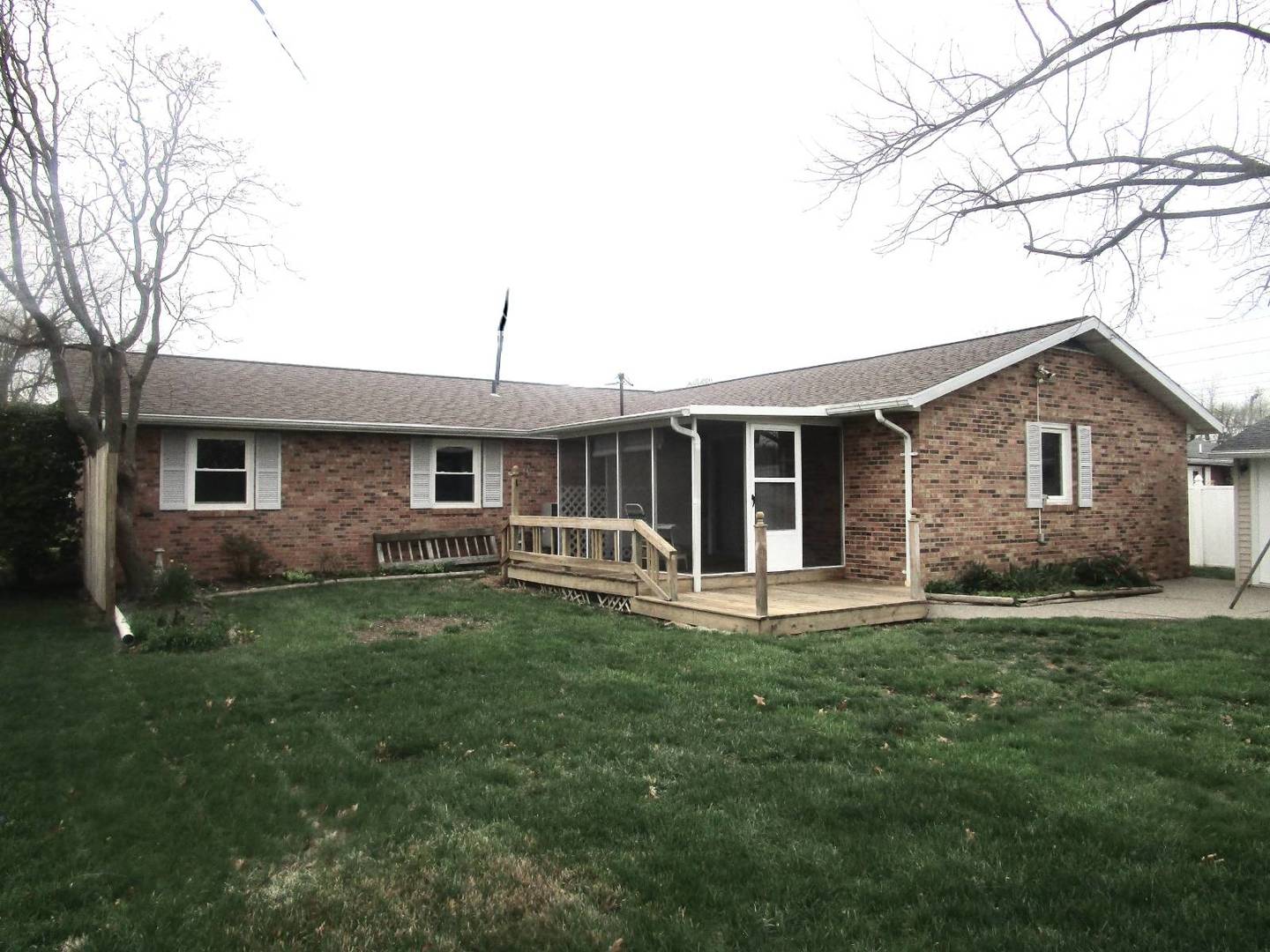 306 College Boulevard Carmi, IL 62821 - Photo 21 of 23