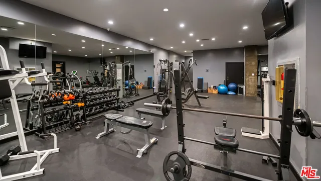 $4,750 | 7135 Hollywood Boulevard, Unit 509, Los Angeles, CA 90046