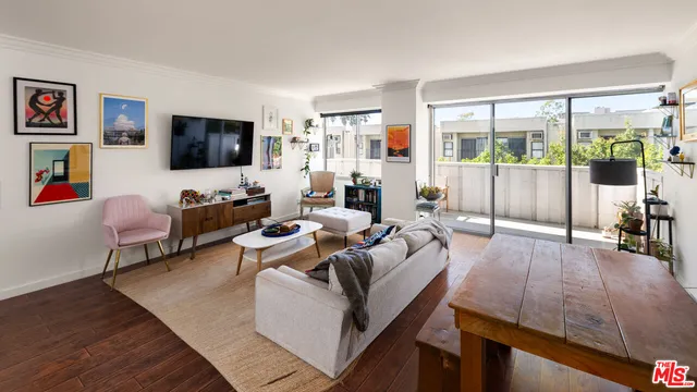 $4,750 | 7135 Hollywood Boulevard, Unit 509, Los Angeles, CA 90046