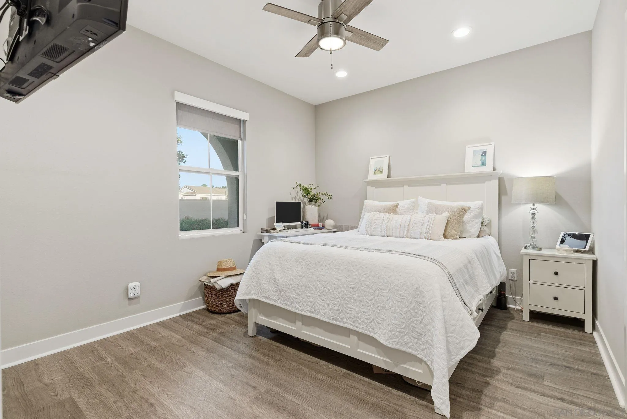 4382 Pacifica Way, Unit 4 Oceanside, CA 92056 - Photo 20 of 42