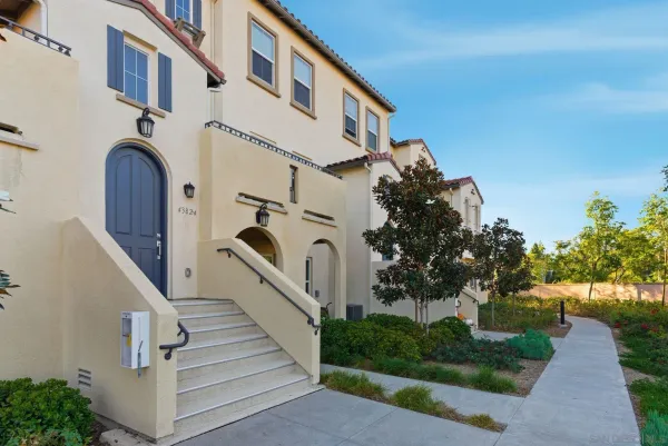 $799,000 | 4382 Pacifica Way, Unit 4, Oceanside, CA 92056