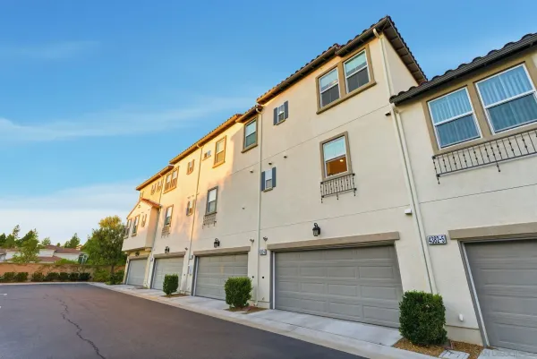 $799,000 | 4382 Pacifica Way, Unit 4, Oceanside, CA 92056