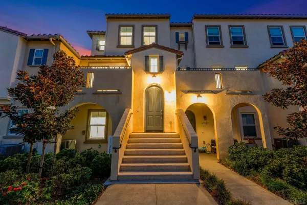 $799,000 | 4382 Pacifica Way, Unit 4, Oceanside, CA 92056