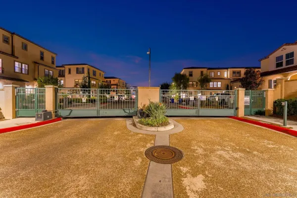 $799,000 | 4382 Pacifica Way, Unit 4, Oceanside, CA 92056