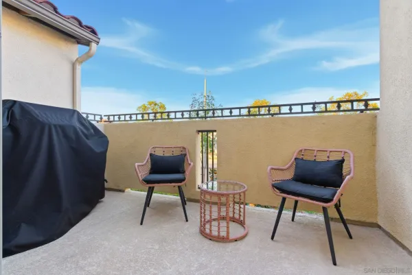 $799,000 | 4382 Pacifica Way, Unit 4, Oceanside, CA 92056